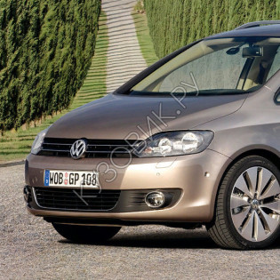 Передний бампер в цвет кузова Volkswagen Golf 5 Plus (2009-) рестайлинг